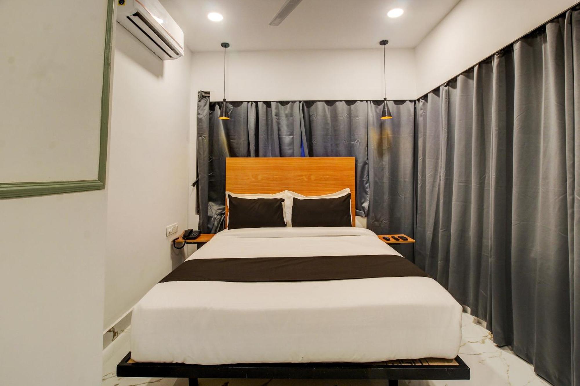 Super Townhouse Rcc Hotel Banjara Hills Hyderabad Ngoại thất bức ảnh